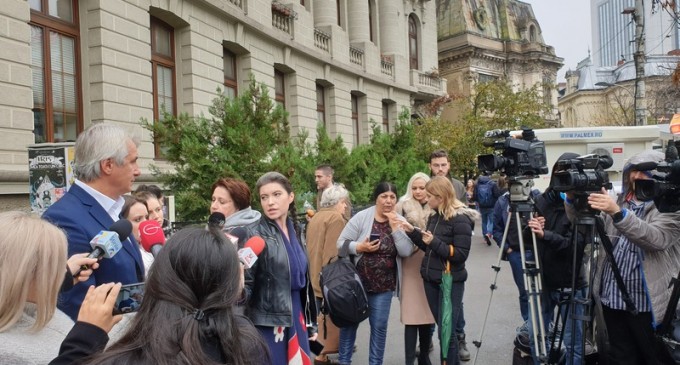 ​Cacealmaua lui Teodorovici. Dacă venea Cîțu, constata că sala era oricum închisă. Rectorul ASE confirmă: Fără dezbateri în clădire pe timpul campaniei – Finante & Banci