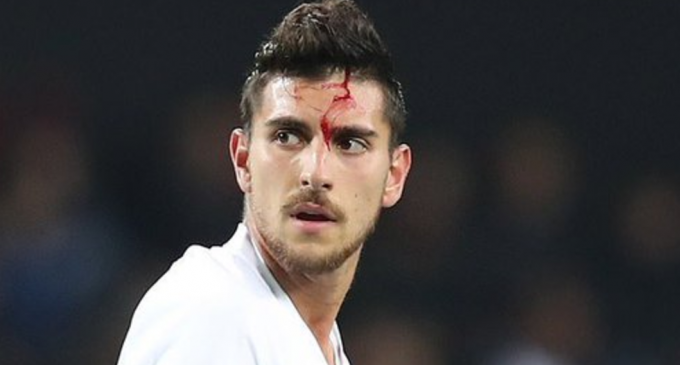 Incident la meciul Basaksehir vs AS Roma, arbitrat de Haţegan: Pellegrini, rănit de o monedă aruncată din tribune – Fotbal