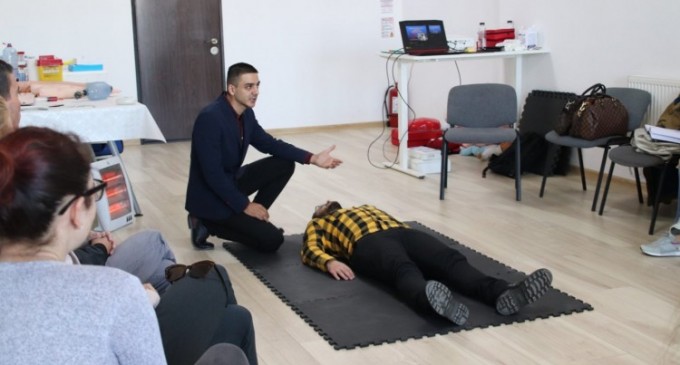 Andrei-Traian Ștefan – Un asistent medical pasionat si dedicat meseriei sale