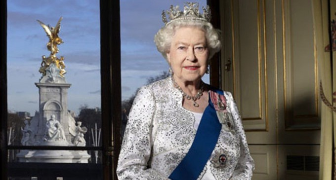 Regina Elisabeta a II-a a Marii Britanii recrutează director de social media şi oferă 1.200 de euro pe săptămână – Showbiz