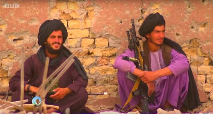 Atac al talibanilor asupra unei baze militare: cel puţin 23 de soldaţi afgani au fost ucişi – Esential