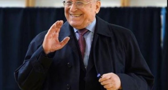 Dosarul Revoluţiei, în care este judecat Ion Iliescu, întors la Parchetul Militar – Esential