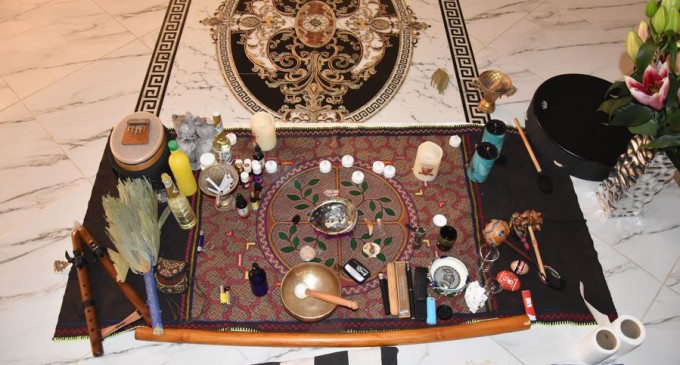 Numărul 2 din SPP, trecut în rezervă de Iohannis, printre cele 42 de persoane descoperite de procurori la clinica de „șamanism” în care se consuma ayahuasca – surse – Esential