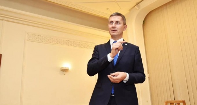 Barna: Cer premierului să vină cu o lege a plafoanelor responsabilă din punct de vedere fiscal / Ecuaţia este simplă: suntem responsabili sau nu? – Esential