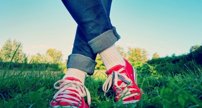 Top 5 tinute in care poti purta pantofi sport sau adidasi