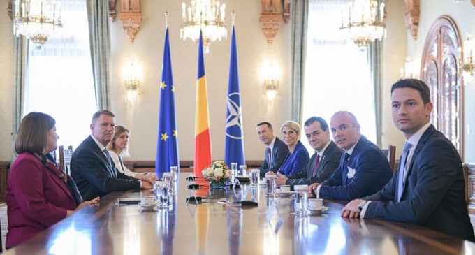 Liberalii au fost chemați la consultări la ora 16.00, iar discuțiile au durat aproximativ 15 minute.