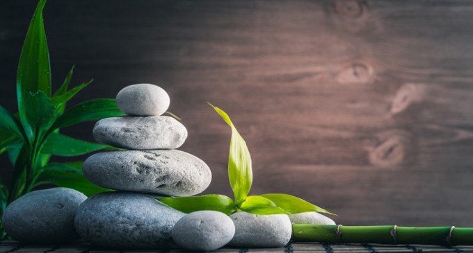 Amenajarea gradinii in stil Feng Shui – 4 idei inspirate pe care sa le aplici