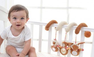 Carusel patut muzical si atragator pentru bebelusi