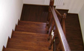 Stil Compact Design – alegerea numarul 1 pentru scari interioare din lemn