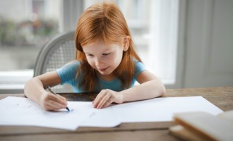 4 lucruri care nu trebuie să lipsească din ghiozdanul micului tău școlar