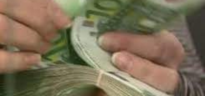BEIZADEAUA CONTEMPORANĂ SAU CE NAŞTE DIN PISICĂ ŞOARECI MĂNÂNCĂ -PAMFLET