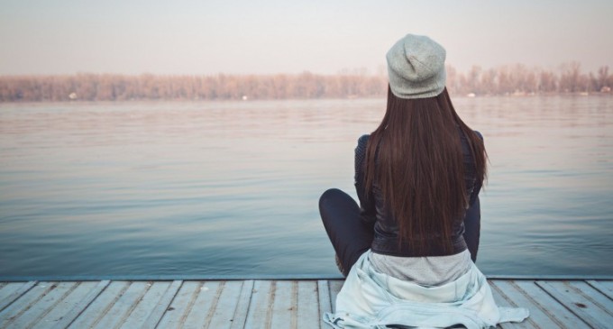 Trucuri pentru a depasi tristetea si singuratatea