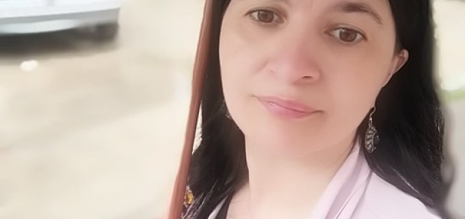 Așteptăm să cadă Cortina de Fier      Autor: Claudia Bota
