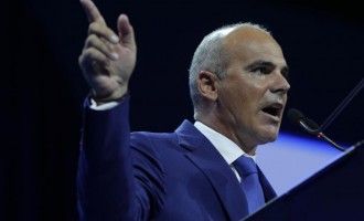 Cetatenii trebuie sa se trezeasca din starile induse de guvernantii de azi si sa evalueze calitatea mentala a politicienilor puterii actuale, dar si a celor ce mimeaza opozitia virtuala fata de abuzurile institutionale din aceasta perioada trista a Romaniei
