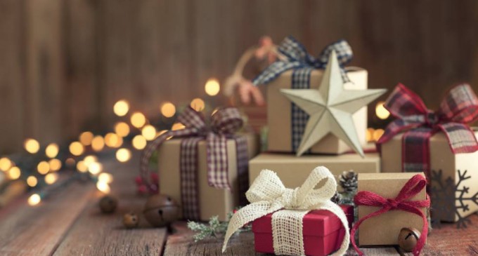 Ce cadouri sa faci la Craciun. Cum sa impachetezi si cum sa alegi cadouri