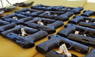Vela: În următoarele două luni, toți polițiștii vor primi pistoale Beretta de ultimă generație – Esential