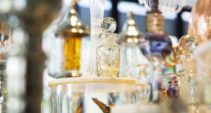 Istoria parfumului – Frumusete pentru un scop