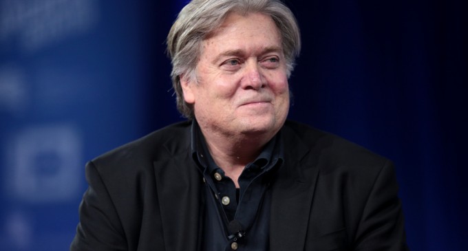 Steve Bannon, reținut pentru deturnare de fonduri, pledează nevinovat și va fi eliberat pe cauțiune – International
