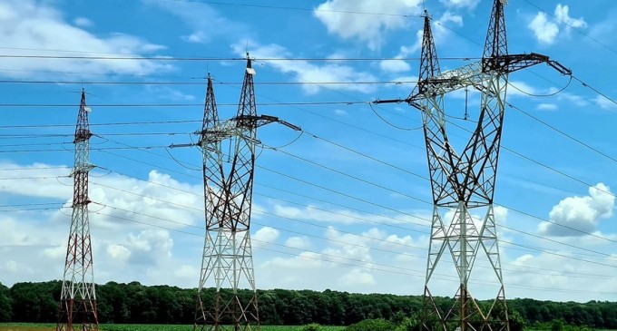 Peste jumătate dintre consumatorii de gaze și energie electrică refuză schimbarea furnizorului – Energie