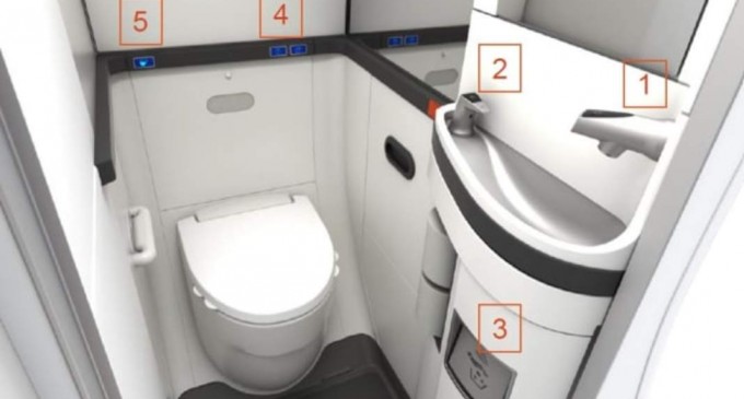 GALERIE FOTO Cum arată soluția pentru zborurile viitorului: toaletele touchless – Companii