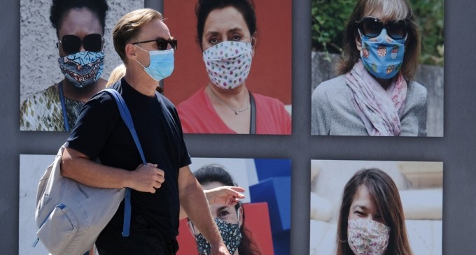 Coronavirus: Autoritățile din Franța le transmit nudiștilor dintr-o stațiune să poarte măcar măști, după o creștere a cazurilor de Covid – Coronavirus