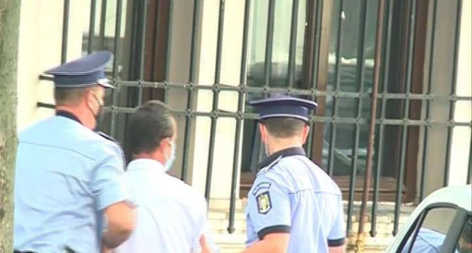 „Unde dai și unde crapă” poposeste in curtea Secției de Investigare a Infracțiunilor din Justiție (SIIJ)