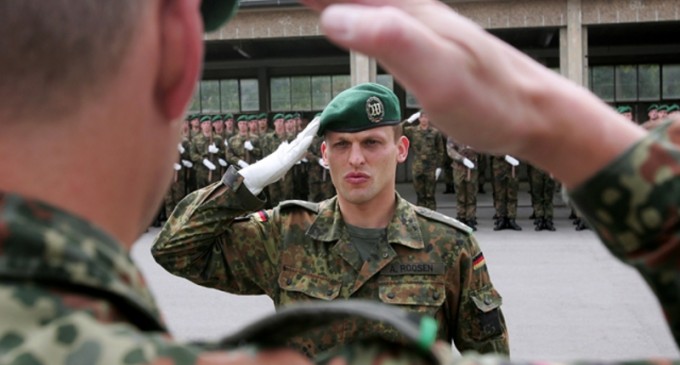 Germania: Șeful serviciului de informații militare a fost demis / Guvernul promite să combată extremismul de dreapta în armată – International
