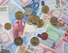 Euro a depășit pragul de 4,85 lei, stabilind un nou record. Corecția monedei naționale s-ar putea apropia de 4,9 lei în lunile care urmează – Finante & Banci