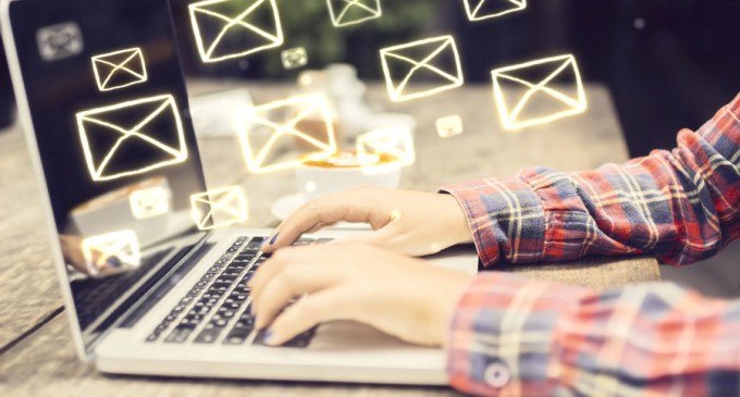Patru din zece email-uri pe tema pandemiei COVID sunt spam