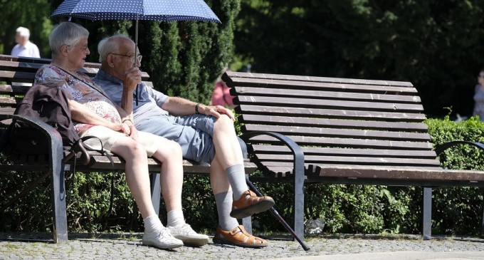 Majorarea punctului de pensie cu 40% ar duce la o creştere a deficitului bugetar în 2021 la peste 11% din PIB (raport) – Finante