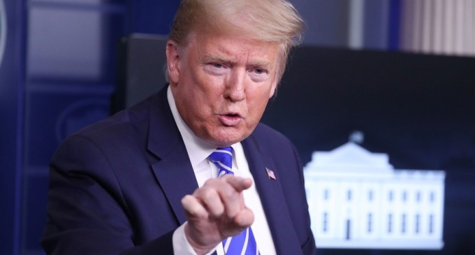 SUA: Trump îl atacă virulent pe John McCain, a cărui văduvă a anunţat că-l susţine pe Biden – International