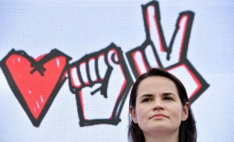 VIDEO Svetlana Tikhanovskaya: Eram o mamă casnică. Acum conduc o revoluție împotriva ultimului dictator din Europa – Esential