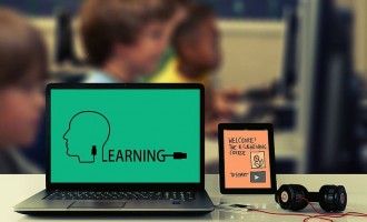 Părinții vor putea primi zile libere plătite pentru perioada în care copiii lor învăță online – Educatie