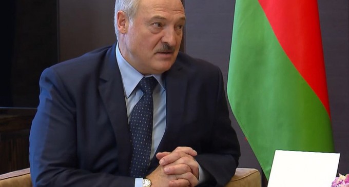 The New York Times: „Durul” controversat din Belarus pleacă în Rusia căutând ajutor de la Putin – International