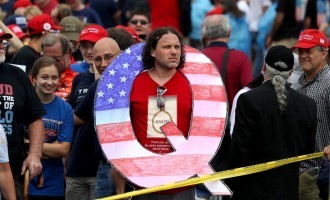Mediastandard.ro: Walmart și Amazon au susținut financiar campania unui legiuitor care promovează teorii QAnon – Esential