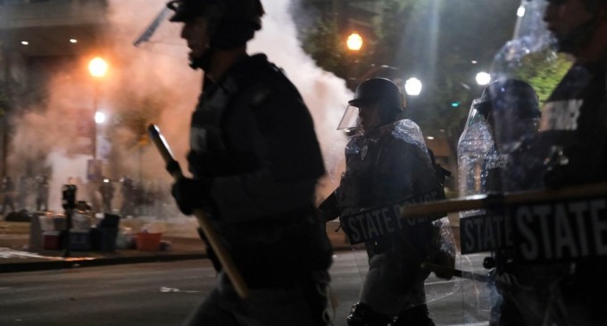 Raportul Freedom House Scădere a libertății în Ungaria și Polonia, nicio modificare în România / SUA, în jumătatea inferioară a țărilor libere: ”România, printre omologii săi” – International