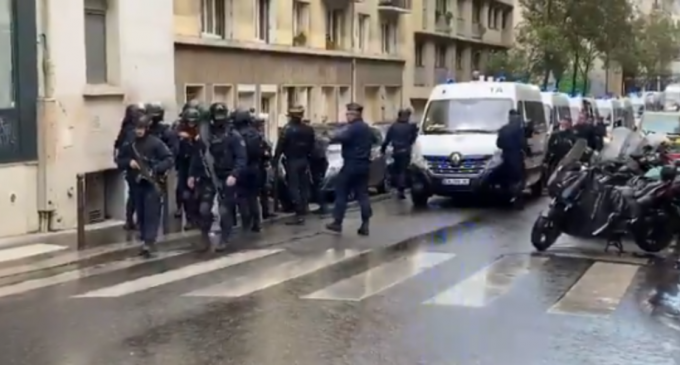Atacul de la Paris: ”Evident este un act de terorism islamic” (ministru de Interne) – International