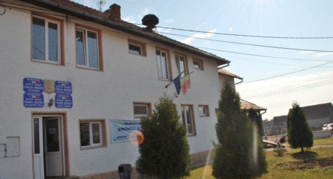 Locuitori dintr-un sat brașovean nu pot vota. Cărțile de identitate sunt gaj la magazin pentru că au cumpărat alimente pe datorie – Esential