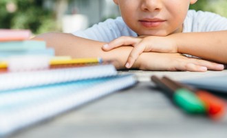 Cât vor cheltui părinţii pe haine și rechizite pentru noul an școlar – studiu