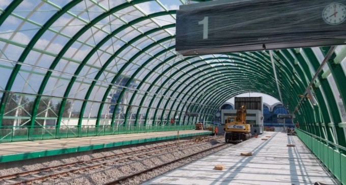 FOTO Trenul Gara de Nord – Aeroport, aproape de final – Nu s-a dat un termen oficial de deschidere, dar putem spera că trenurile vor începe să circule până la final de an – Industrie Feroviara