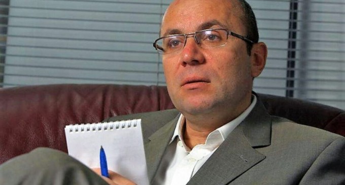 Vă invit să lecturați această sinteză, iar dacă vă pasă de viitorul vostru vă propun să votați acel partid/candidat care va pune pe tapet această problemă GRAVISSIMĂ.