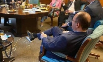 Autoritățile care gestionează mizerabil pandemia au creat această para-entitate în speranța că vor scăpa de răspunderea penală privind ascunderea (inclusiv prin omisiune) a datelor reale în privința pandemiei și contagiunii