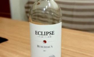 Teapa de la Crama Basilescu. Sortimentul Eclipse Busuioaca Dry a ajuns un vin de calitate joasa la acelasi pret