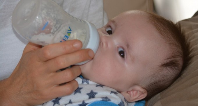 Alimentaţia cu lapte praf Humana în primele luni de viaţă – informaţii importante