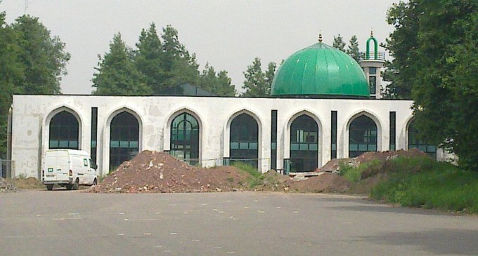 Franța: Musulmanii se tem de „stigmatizare” după atacul de la Nisa: teroriștii nu sunt musulmani, sunt nebuni – International