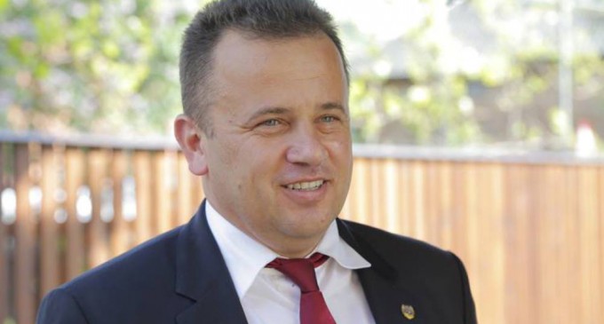 Rămas fără coledzi, Liviu Pop ”Genunche” face sondaj pe Facebook dacă să rămână sau să iasă din PSD – Faze Tari