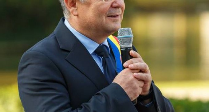 Emil Boc îi îndeamnă pe clujeni să renunțe la ieșirile care nu sunt strict necesare: „Nu murim dacă nu facem două luni zile de naștere” – Coronavirus