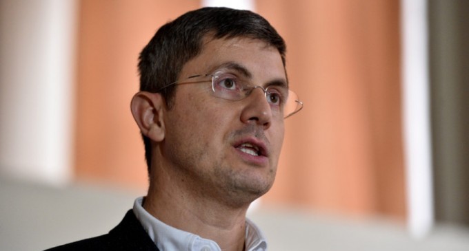 Barna, despre schimbarea unor directori de școli: Demers rușinos, de mimetism de tip psd-ist. Nu este o inițiativă a Guvernului / Primul pas anul acesta, organizarea de examene naționale, pe bune, pentru inspectori și directori – Educatie