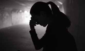 O rețea de proxeneți condusă de o familie de români care lua fete din România pentru a le obliga să se prostitueze în Franța a fost destructurată – International
