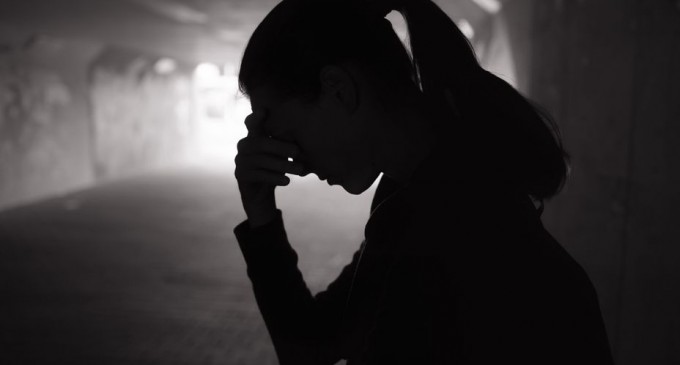O rețea de proxeneți condusă de o familie de români care lua fete din România pentru a le obliga să se prostitueze în Franța a fost destructurată – International